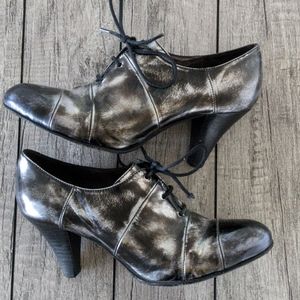 Via Spiga Blk/Silver wash off heels